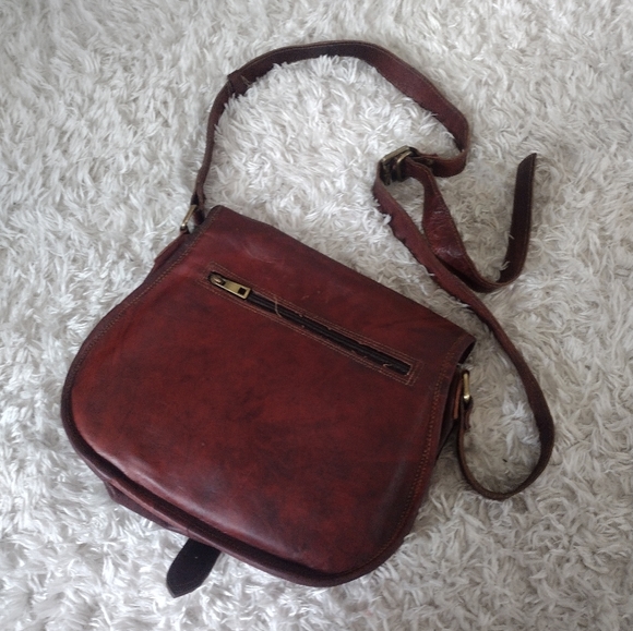 Urban Swaggr Leather Unisex Buckle Satchel Crossbody Bag - Picture 5 of 8